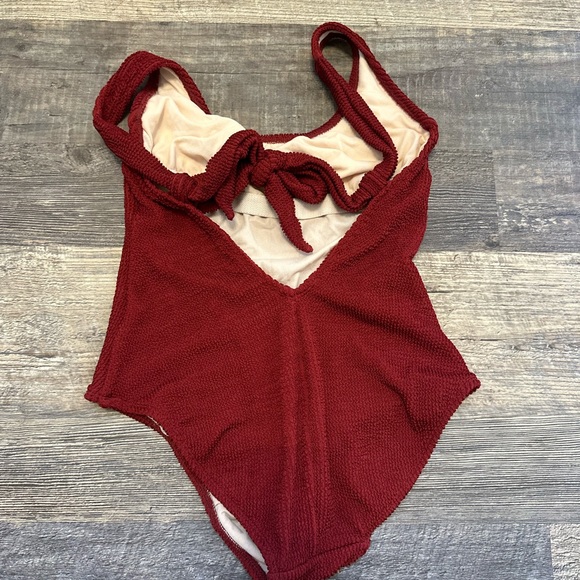 swimsuit - Picture 3 of 3